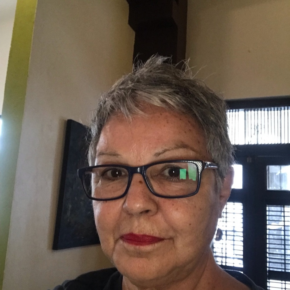 Meet your Posher, Laura